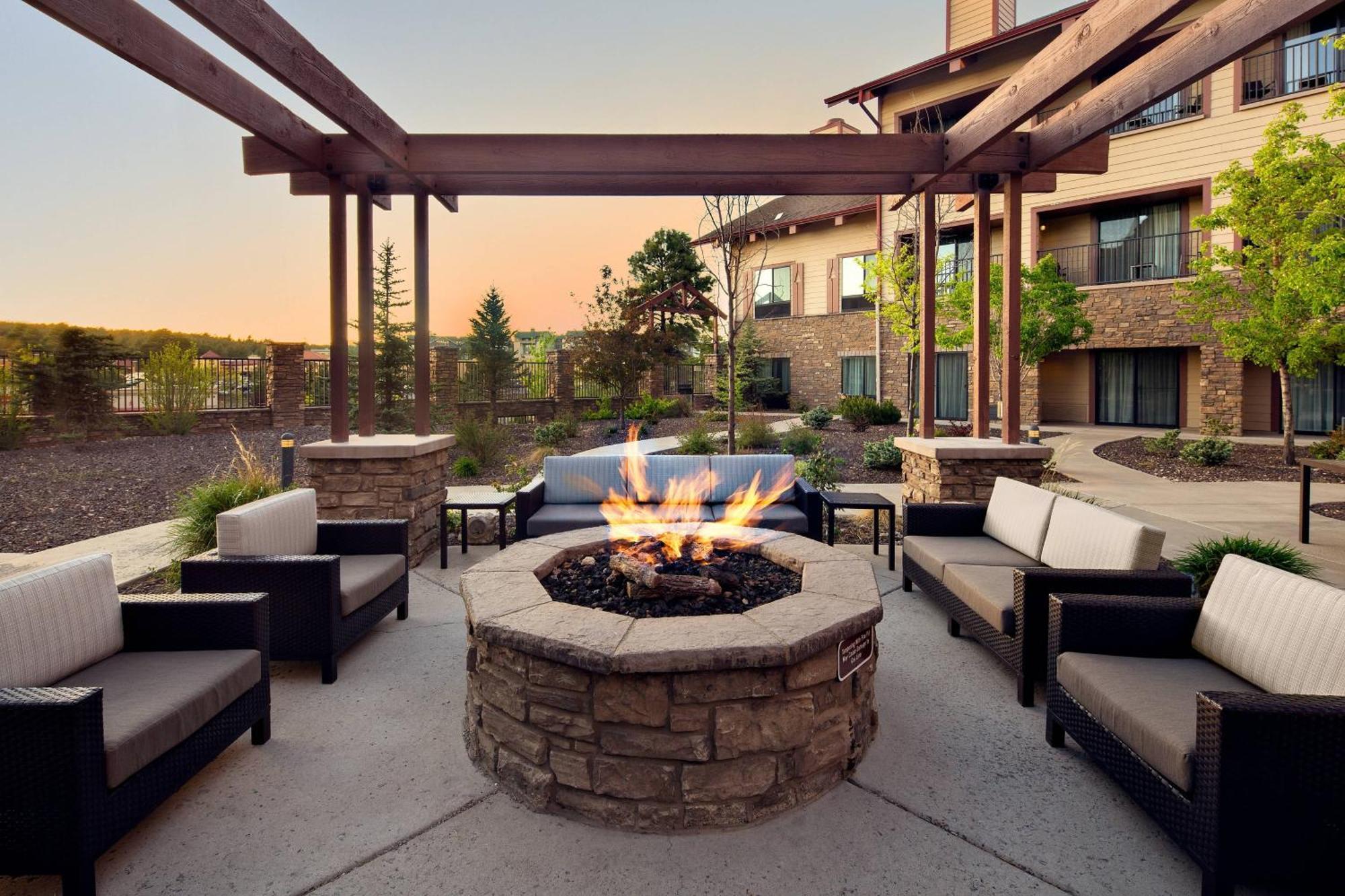 Courtyard Flagstaff Hotel Exterior photo