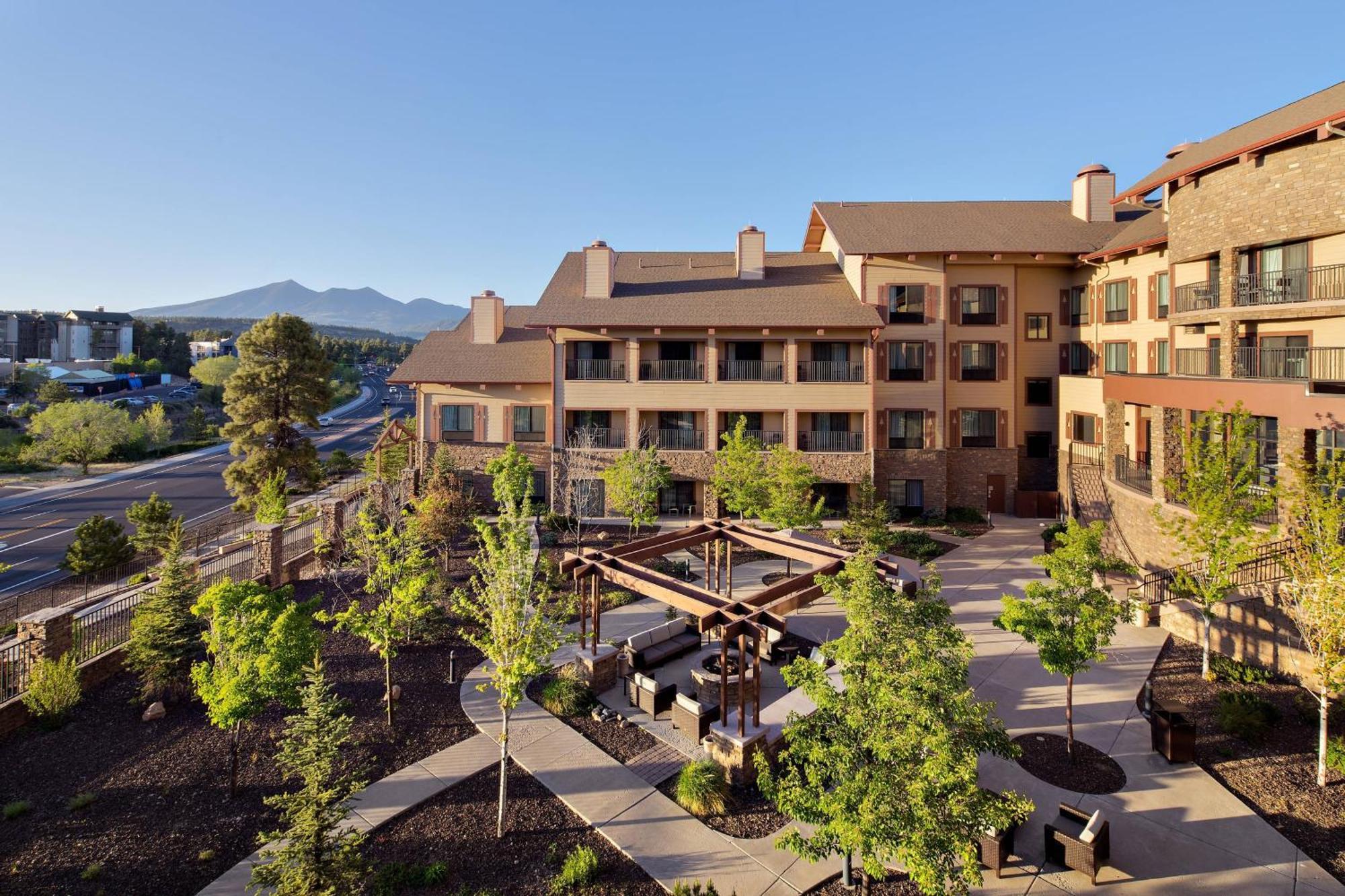 Courtyard Flagstaff Hotel Exterior photo
